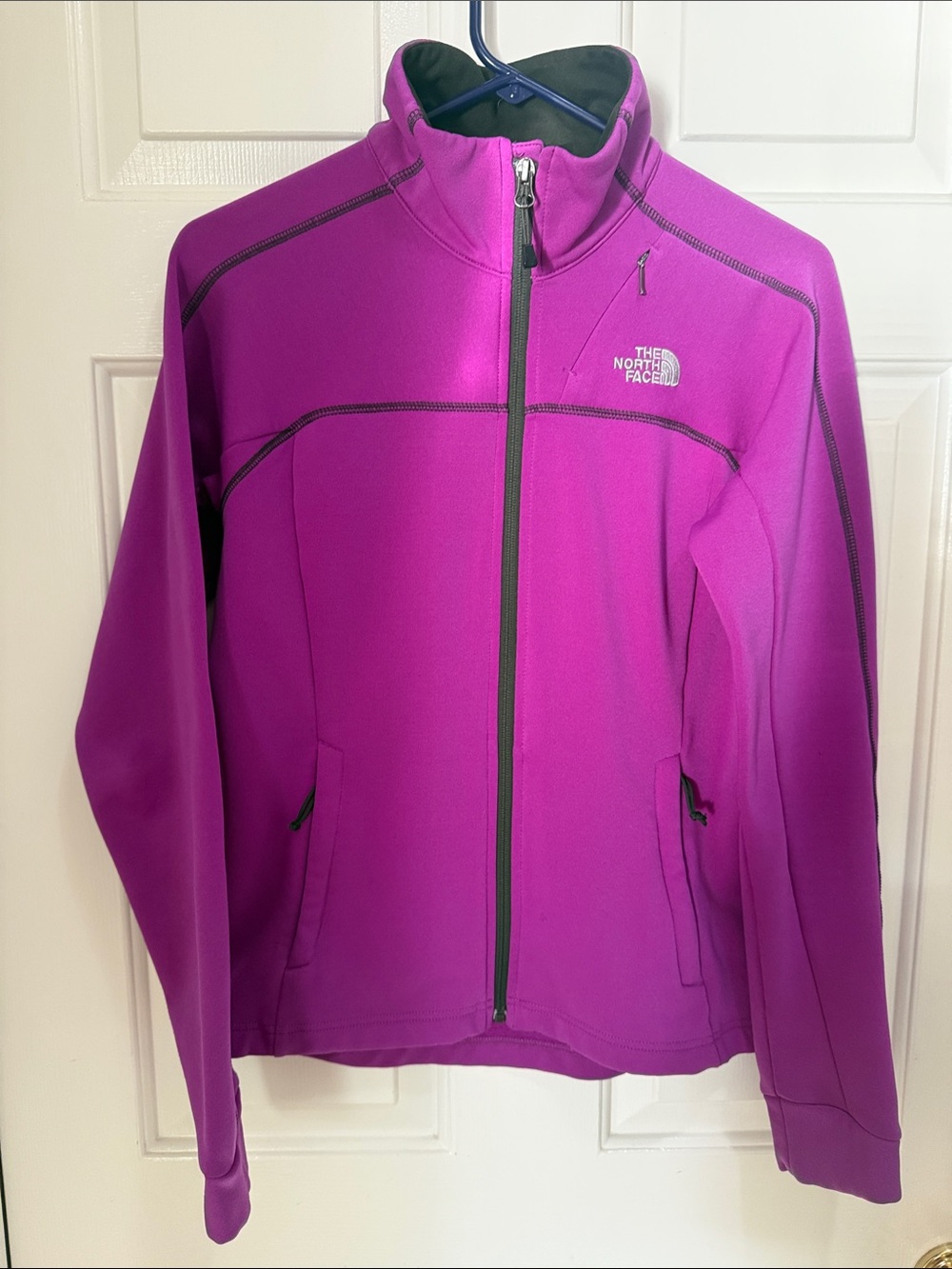 The North Face Women's Bright Magenta Full-Zip Utility Jacket